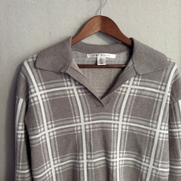 Max Studio Sweater Size S Gray White Plaid Long Sleeve Collared V-Neck Knit Top - Picture 4 of 11